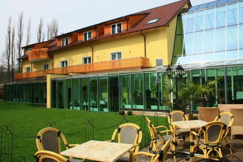 Bayerisches Landhaus Hotel Bielefeld Eksteriør billede